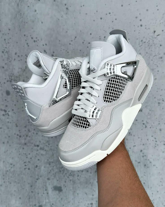 Air Jordan 4 Frozen Moments