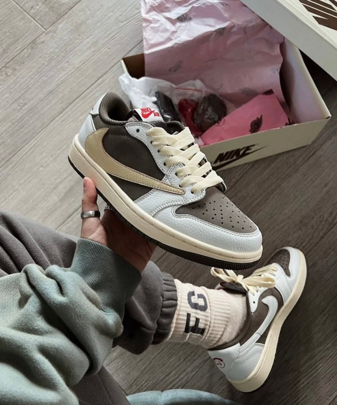 Nike Air Jordan 1 Low Travis Scott Reverse Mocha