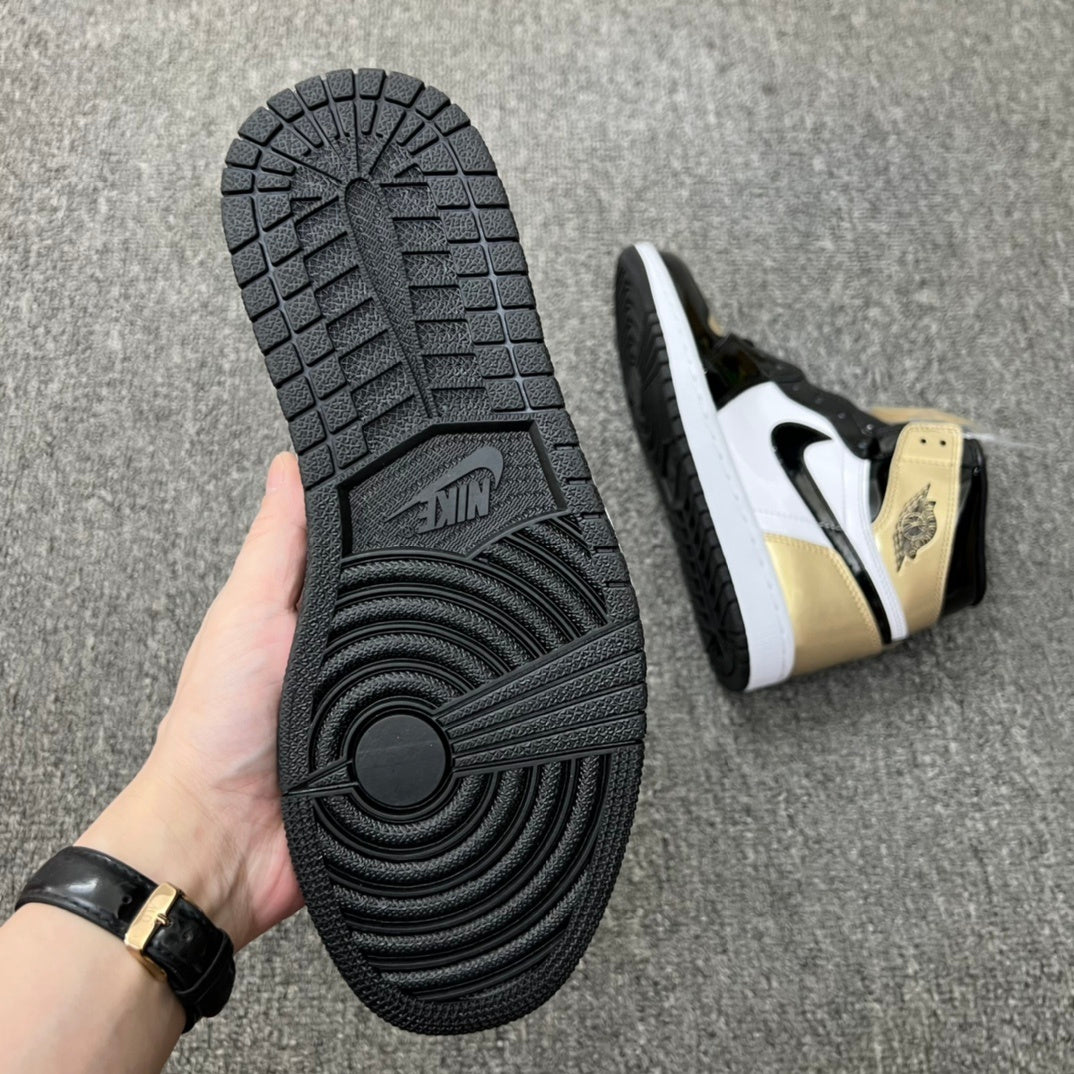 Jordan 1 High Gold Toe