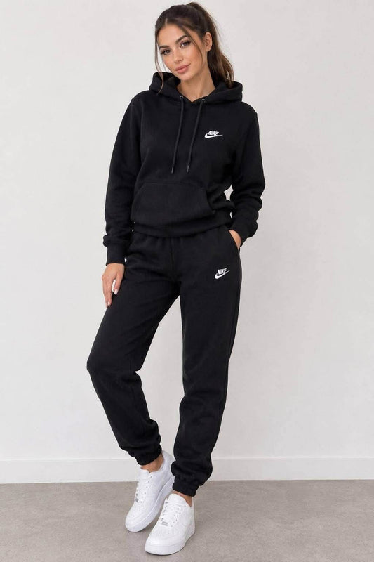Nike Melegítő Szett Fekete